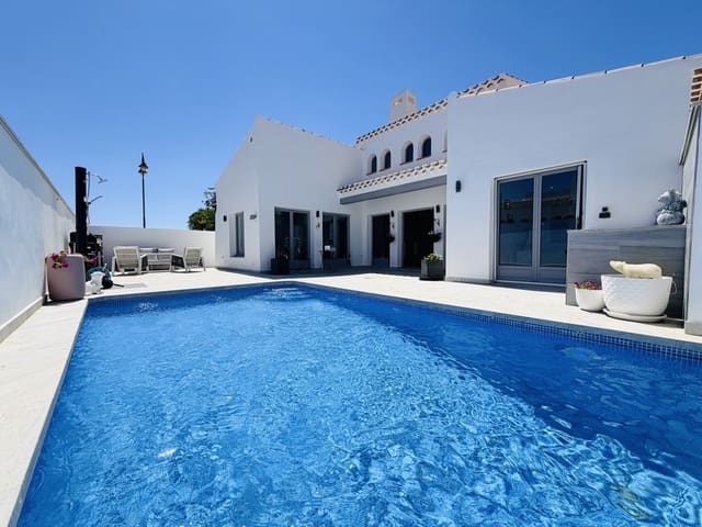 4 soveværelse Villa til salg i El Valle Golf Resort, Murcia by med swimmingpool - € 550.000 (Ref: 9976328)