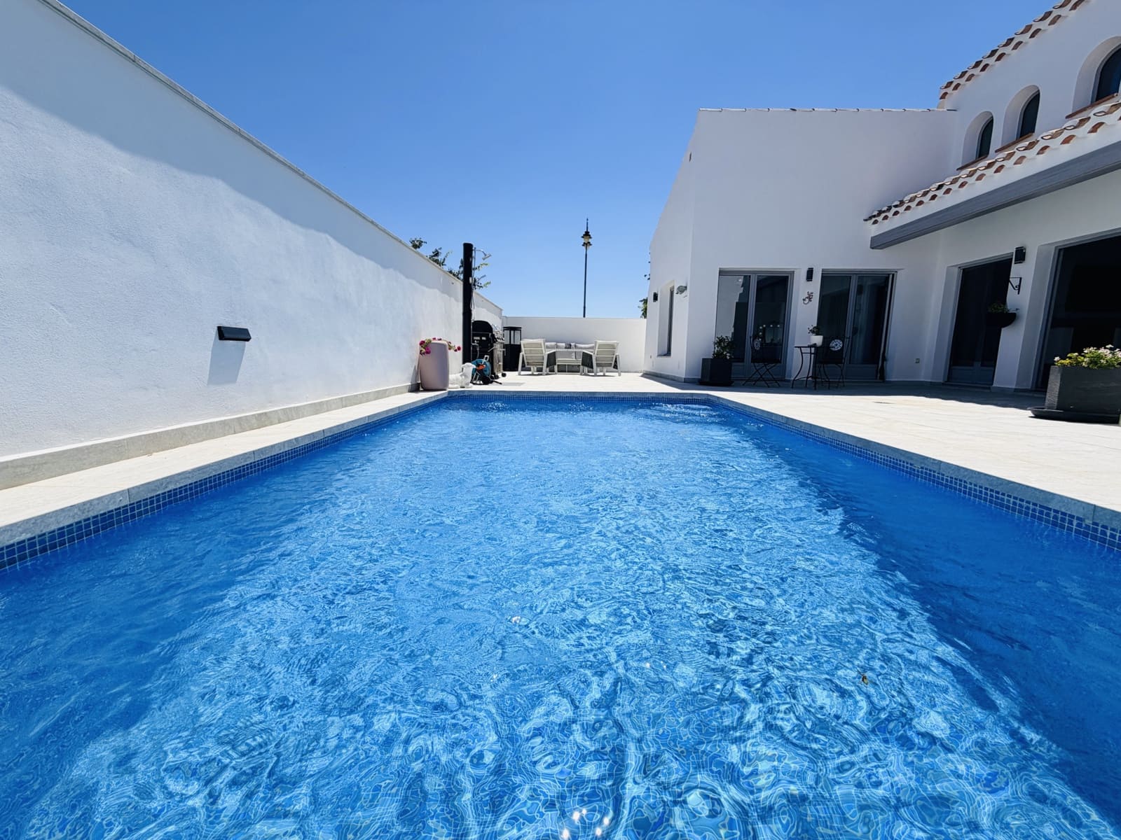 4 bedroom Villa for sale in El Valle Golf Resort with pool - € 550,000 (Ref: 9976328)