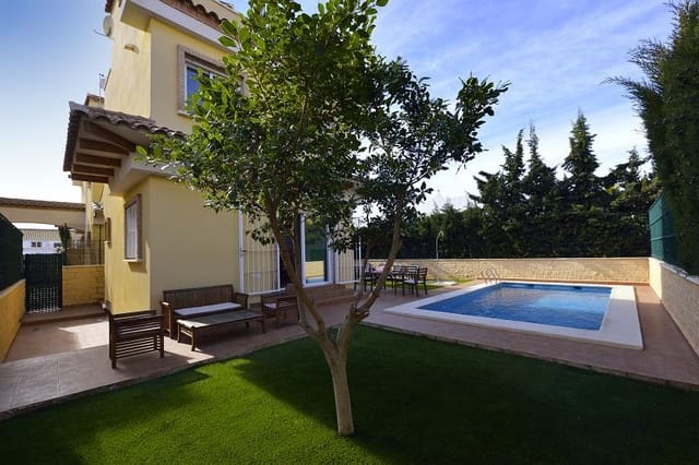 4 makuuhuone Huvila vuokrattavana paikassa La Zenia, Orihuela mukana uima-altaan - 1 400 € (Ref: 4923846)