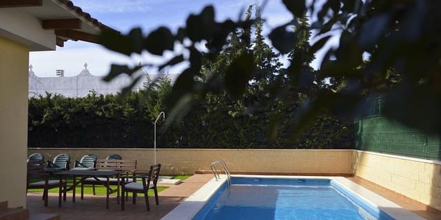 4 makuuhuone Huvila vuokrattavana paikassa La Zenia, Orihuela mukana uima-altaan - 1 400 € (Ref: 4923846)