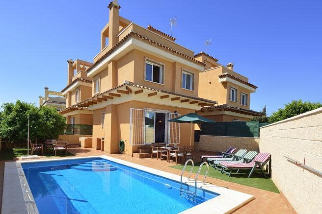 4 makuuhuone Huvila vuokrattavana paikassa La Zenia mukana uima-altaan - 1 400 € (Ref: 4923848)