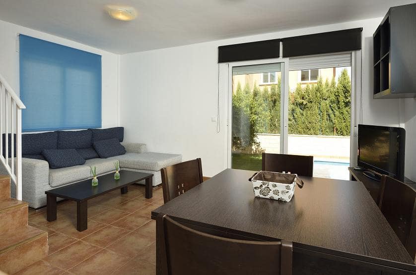 4 makuuhuone Huvila vuokrattavana paikassa La Zenia mukana uima-altaan - 1 400 € (Ref: 4923848)