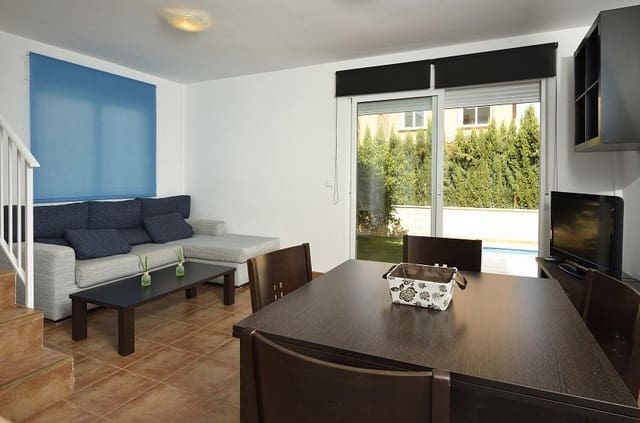 4 makuuhuone Huvila vuokrattavana paikassa La Zenia, Orihuela mukana uima-altaan - 1 400 € (Ref: 4923848)