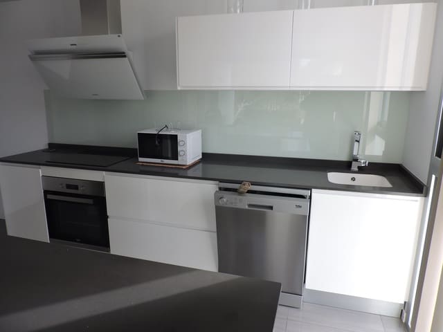 3 slaapkamer Appartement te huur in Guardamar del Segura met zwembad - € 1.500 (Ref: 4923916)