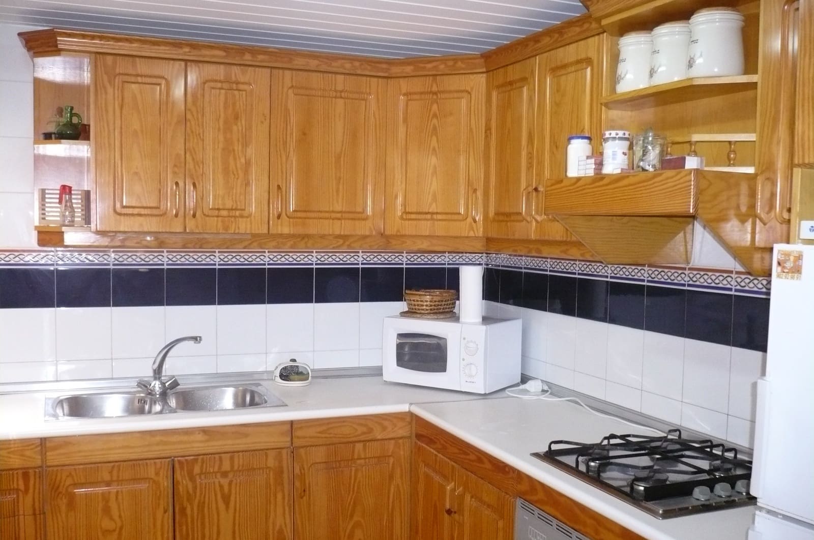 3 slaapkamer Huis te huur in Guardamar del Segura met zwembad - € 650 (Ref: 5018496)