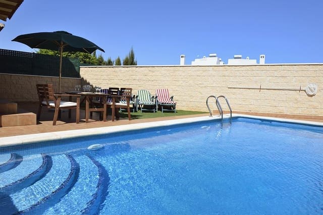 4 makuuhuone Huvila vuokrattavana paikassa Villamartin, Orihuela mukana uima-altaan - 1 400 € (Ref: 5020430)