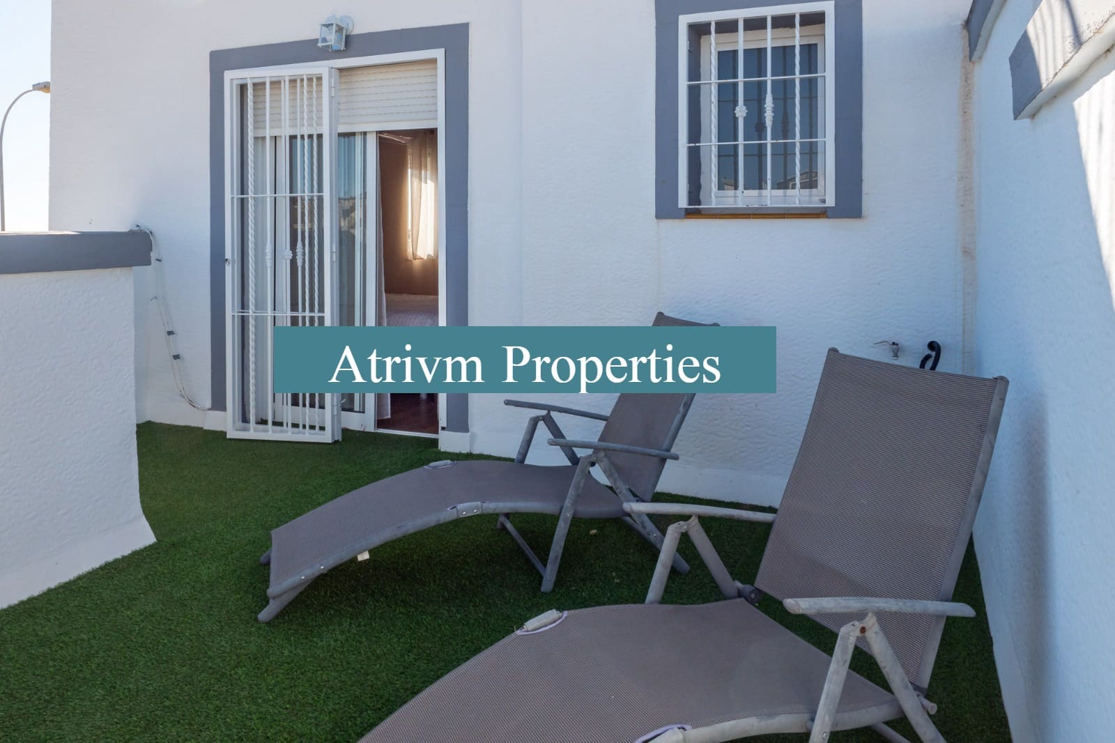 Bungalow de 2 chambres à louer à Playa Flamenca avec piscine - 900 € (Ref: 6562798)