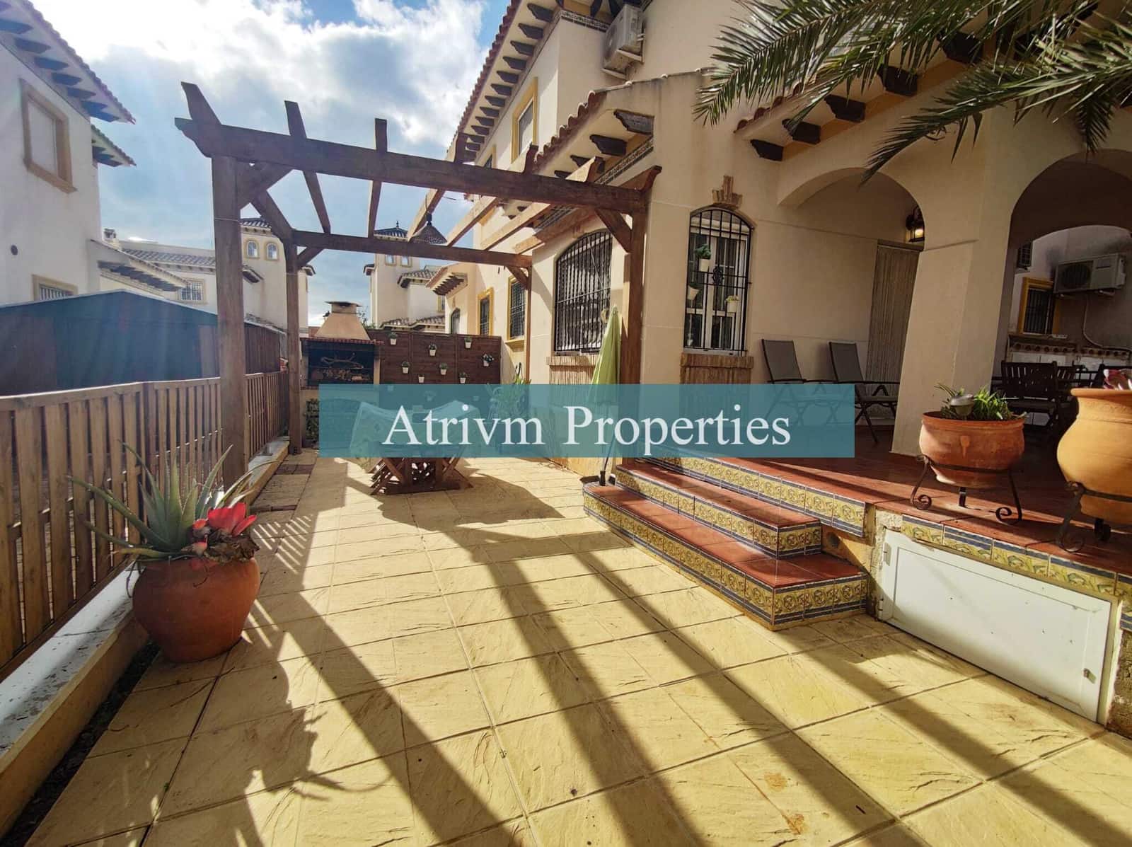 2 makuuhuone Huvila vuokrattavana paikassa La Marina del Pinet mukana uima-altaan - 850 € (Ref: 6565031)