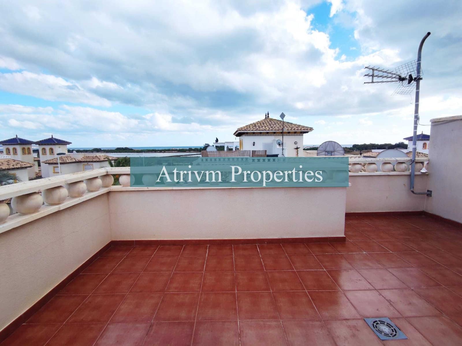 2 soveværelse Bungalow til leje i La Marina med swimmingpool - € 850 (Ref: 6565032)