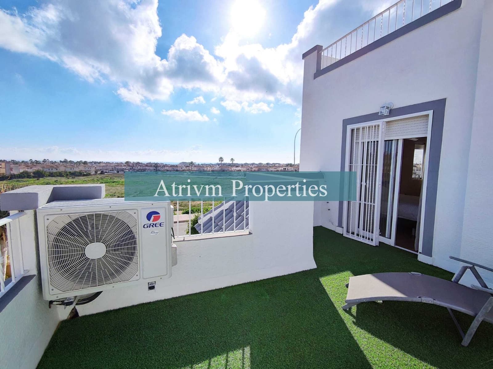 Villa/Maison de 2 chambres à louer à Playa Flamenca avec piscine - 900 € (Ref: 6573837)