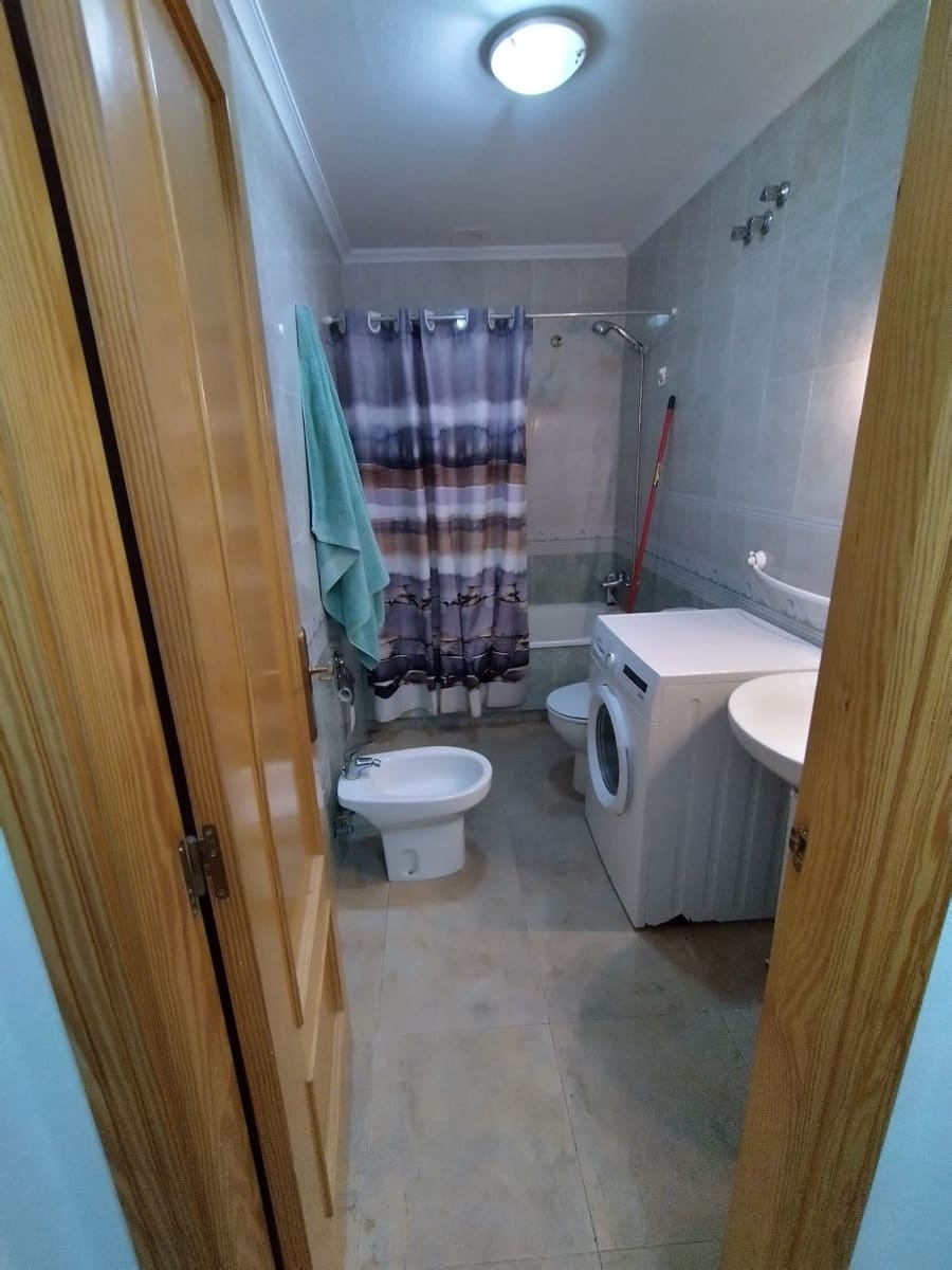 2 soverom Leilighet til leie i Torrevieja - € 750 (Ref: 6992454)