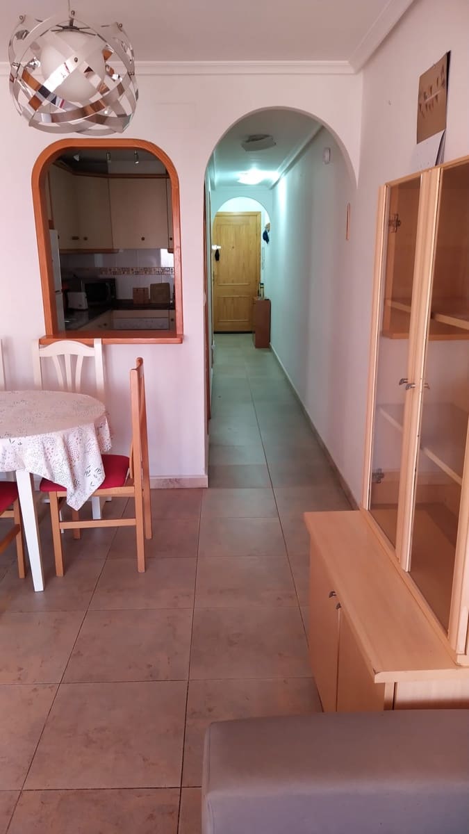 2 soverom Leilighet til leie i Torrevieja - € 750 (Ref: 6992454)