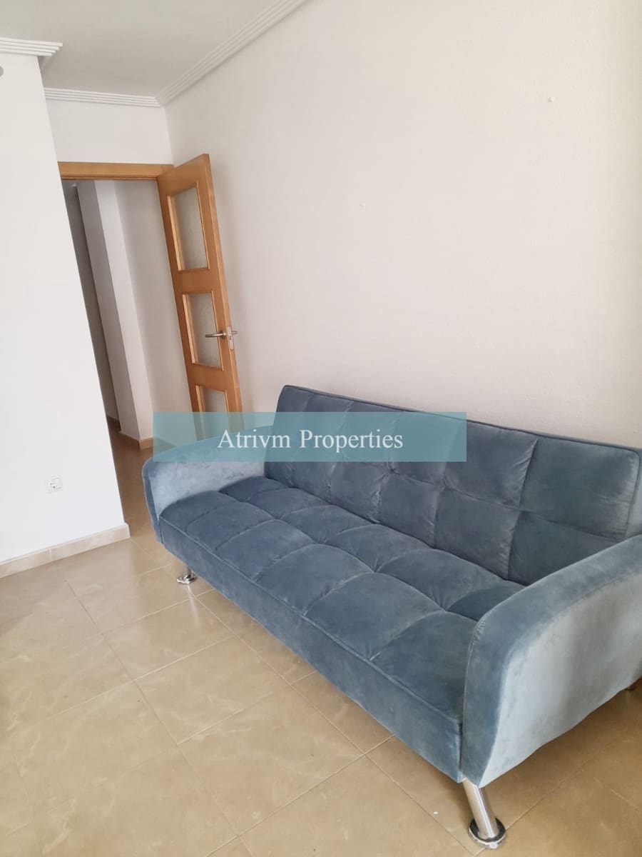 Piso de 2 habitaciones en Guardamar del Segura en alquiler - 600 € (Ref: 7306823)