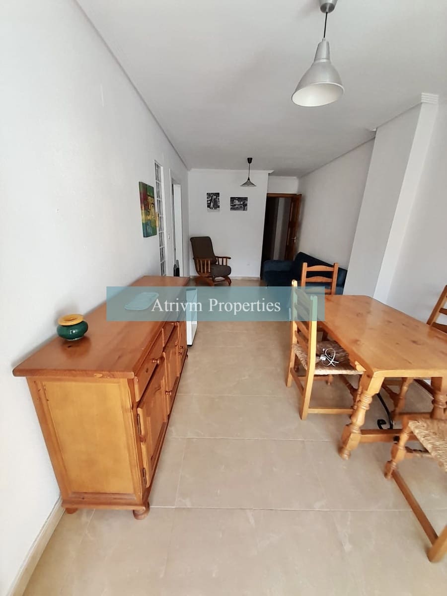 Piso de 2 habitaciones en Guardamar del Segura en alquiler - 600 € (Ref: 7306823)