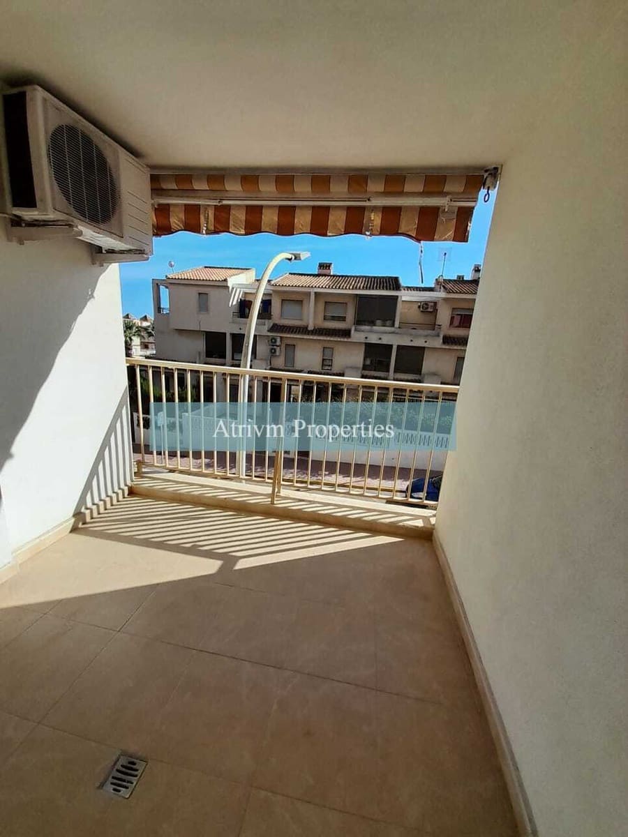 Piso de 2 habitaciones en Guardamar del Segura en alquiler - 600 € (Ref: 7306823)