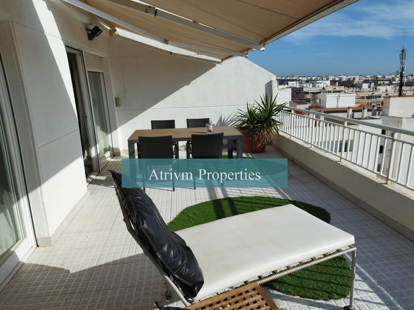 4 bedroom Apartment for rent in Torrevieja with pool - € 1,400 (Ref: 7334113)