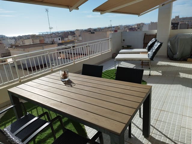 4 makuuhuone Huoneisto vuokrattavana paikassa Torrevieja mukana uima-altaan - 1 400 € (Ref: 7334113)