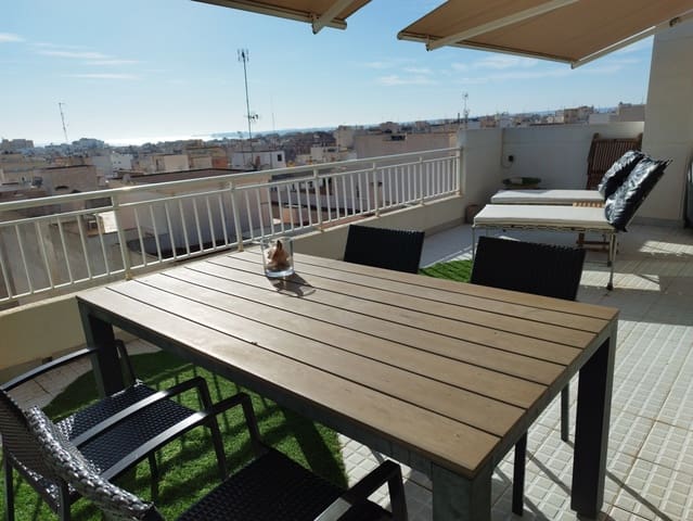 4 makuuhuone Huoneisto vuokrattavana paikassa Torrevieja mukana uima-altaan - 1 400 € (Ref: 7334113)