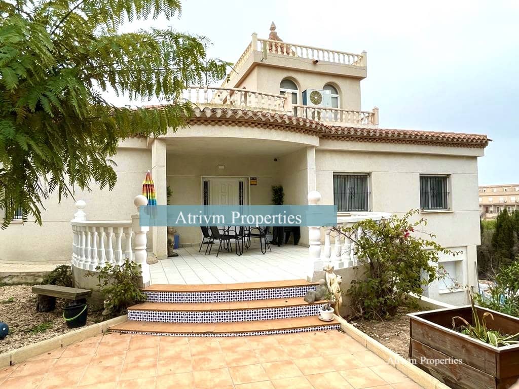 3 makuuhuone Huvila vuokrattavana paikassa La Zenia mukana uima-altaan - 2 000 € (Ref: 7413255)