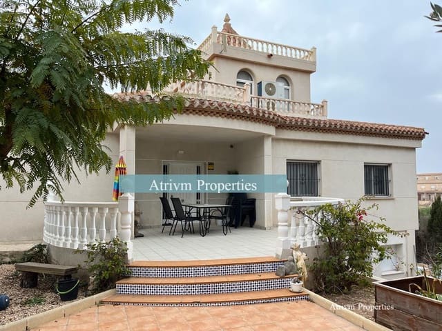 3 makuuhuone Huvila vuokrattavana paikassa La Zenia, Orihuela mukana uima-altaan - 2 000 € (Ref: 7413255)