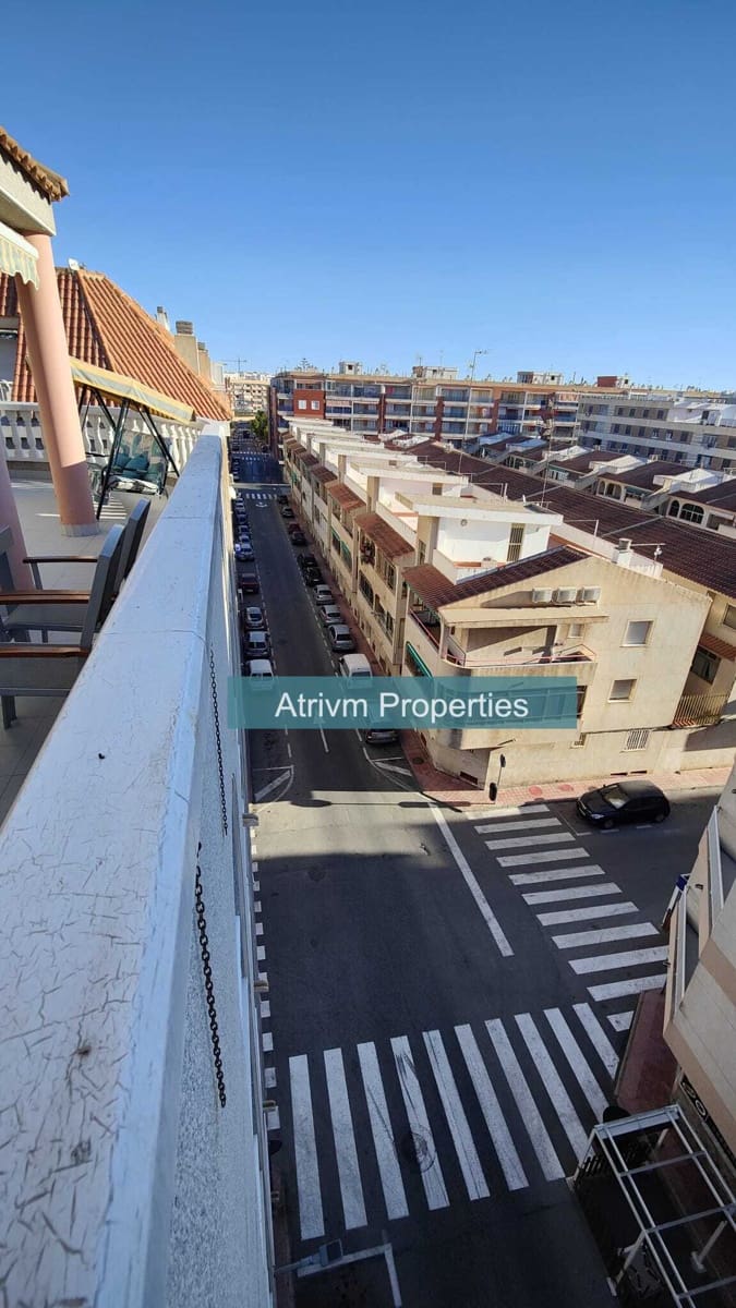 Apartamento de 3 habitaciones en Torrevieja en alquiler - 850 € (Ref: 7961984)