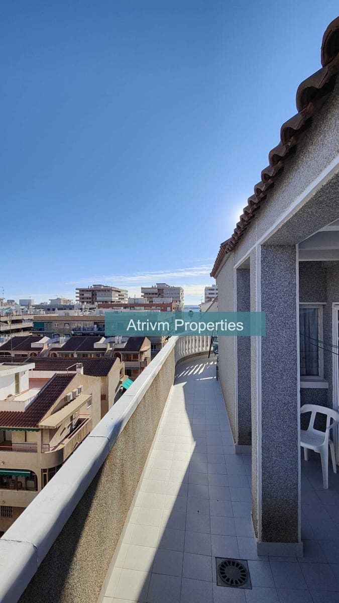 Apartamento de 3 habitaciones en Torrevieja en alquiler - 850 € (Ref: 7961984)