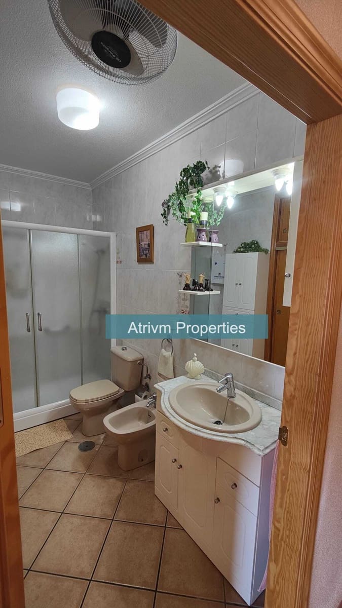 3 bedroom Flat for rent in Torrevieja - € 850 (Ref: 7961985)