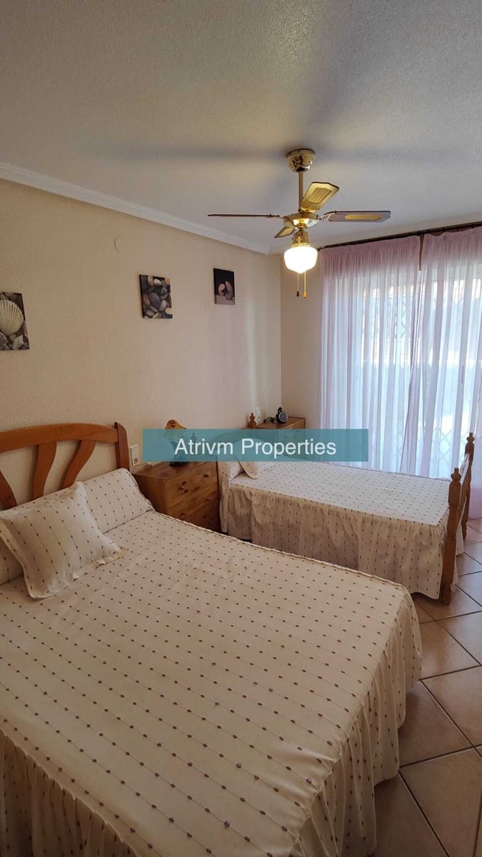 3 bedroom Flat for rent in Torrevieja - € 850 (Ref: 7961985)