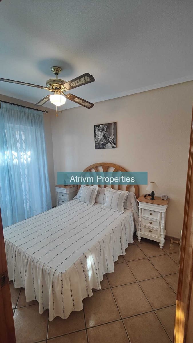 3 bedroom Flat for rent in Torrevieja - € 850 (Ref: 7961985)