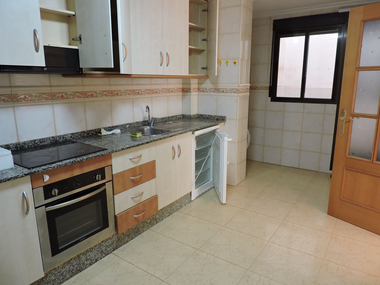 Appartement de 3 chambres à louer à Guardamar del Segura - 950 € (Ref: 8068490)