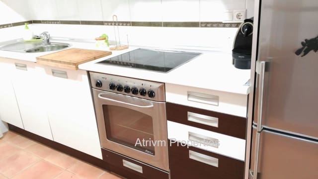 Piso de 3 habitaciones en Aguamarina, Orihuela en alquiler con piscina - 900 € (Ref: 8076057)