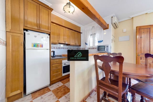 2 makuuhuone Paritalo vuokrattavana paikassa Playa Flamenca, Orihuela mukana uima-altaan - 900 € (Ref: 8148096)