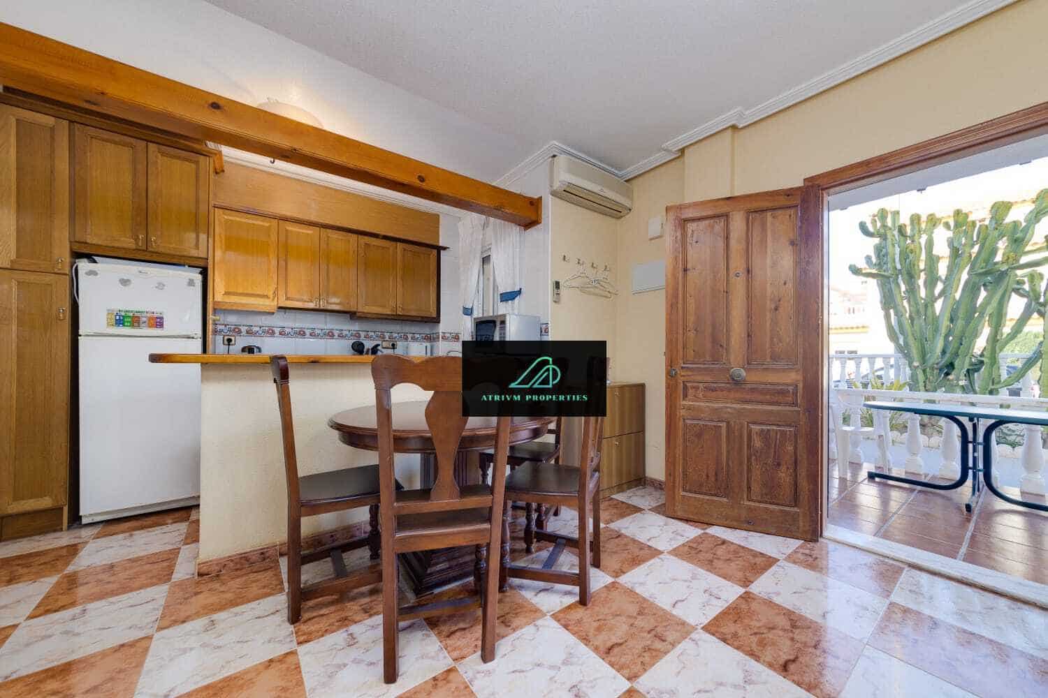 Chalet de 2 habitaciones en Playa Flamenca en alquiler con piscina - 900 € (Ref: 8148097)