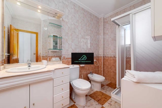 Chalet de 2 habitaciones en Playa Flamenca, Orihuela en alquiler con piscina - 900 € (Ref: 8148097)