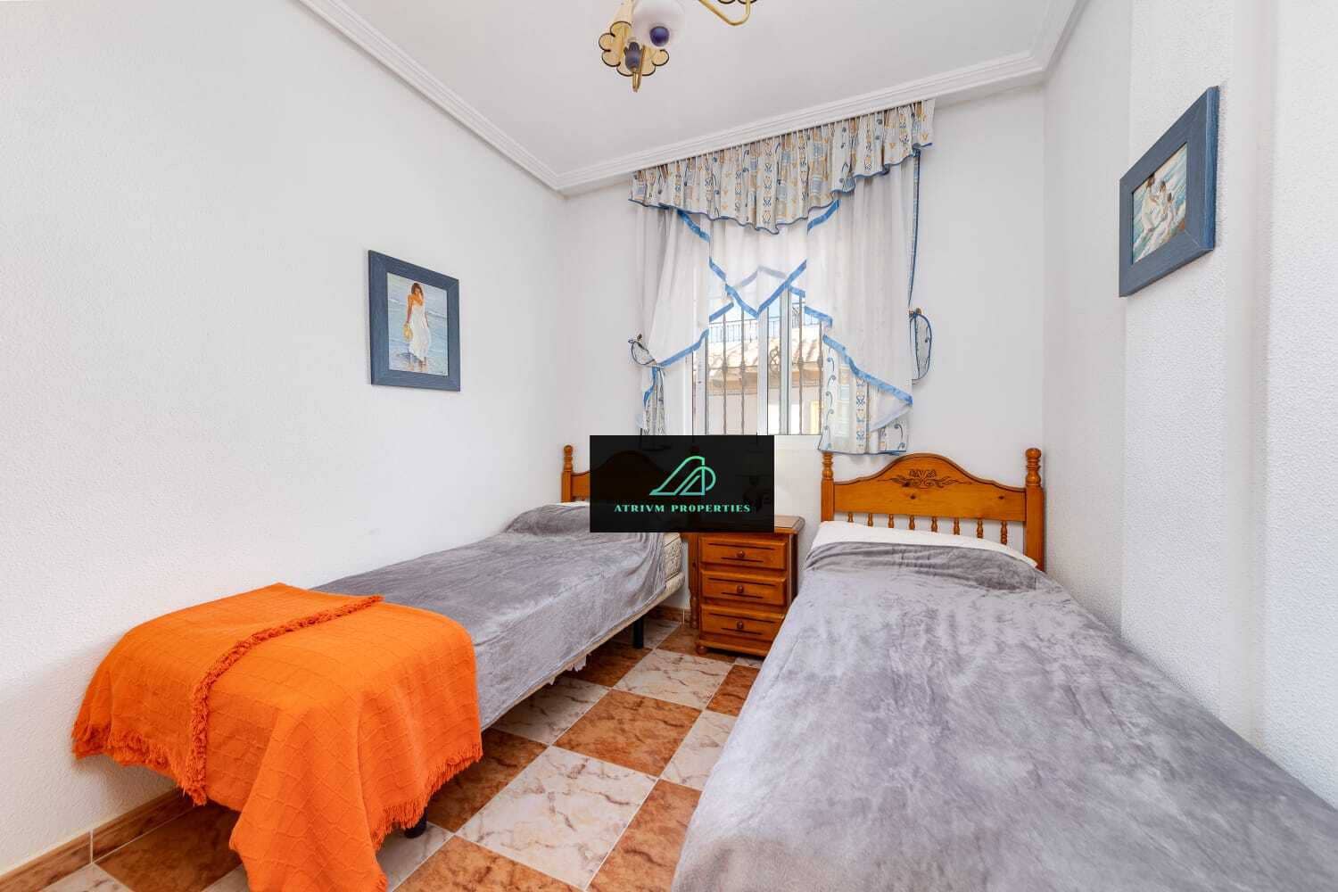 Chalet de 2 habitaciones en Playa Flamenca en alquiler con piscina - 900 € (Ref: 8148097)