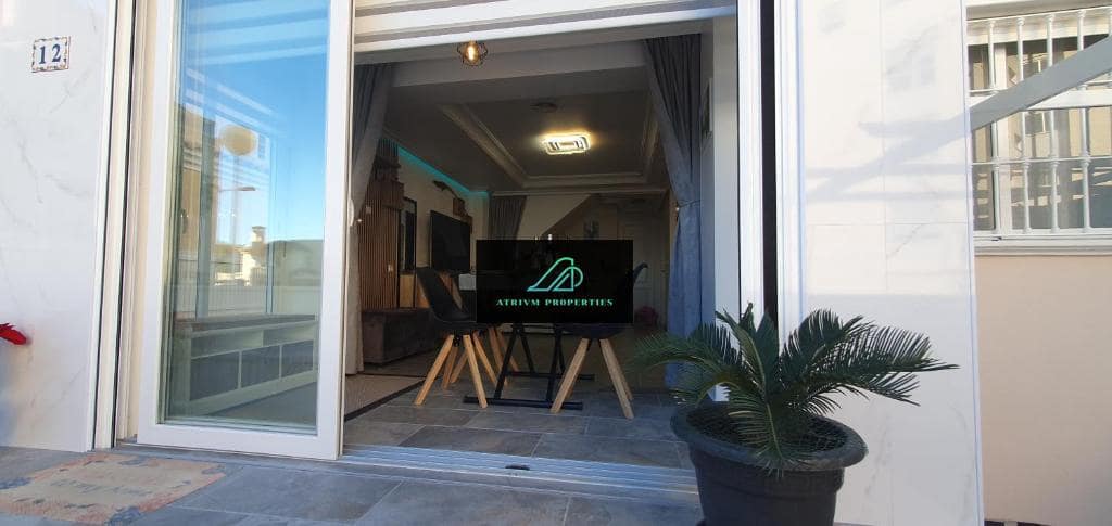 Villa/Maison de 3 chambres à louer à Guardamar del Segura avec piscine - 1 300 € (Ref: 8437517)