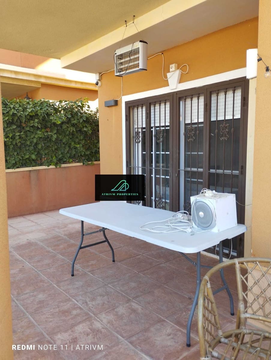 3 soveværelse Villa til leje i Almoradi - € 950 (Ref: 8439443)