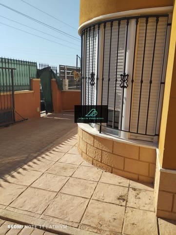 3 soveværelse Villa til leje i Almoradí - € 950 (Ref: 8439445)