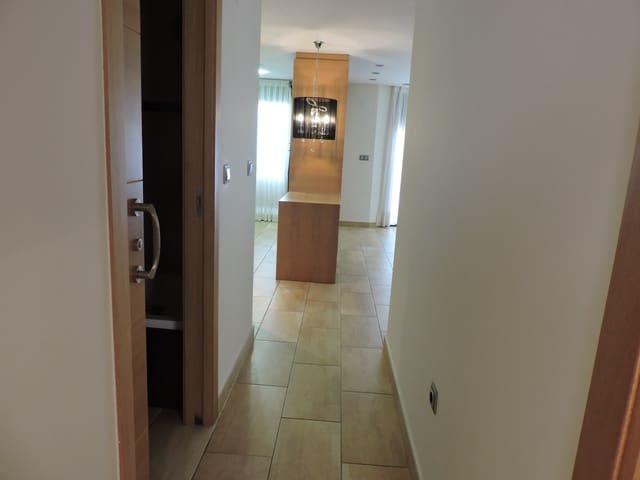 2 slaapkamer Flat te huur in Guardamar del Segura met zwembad - € 1.100 (Ref: 8466864)