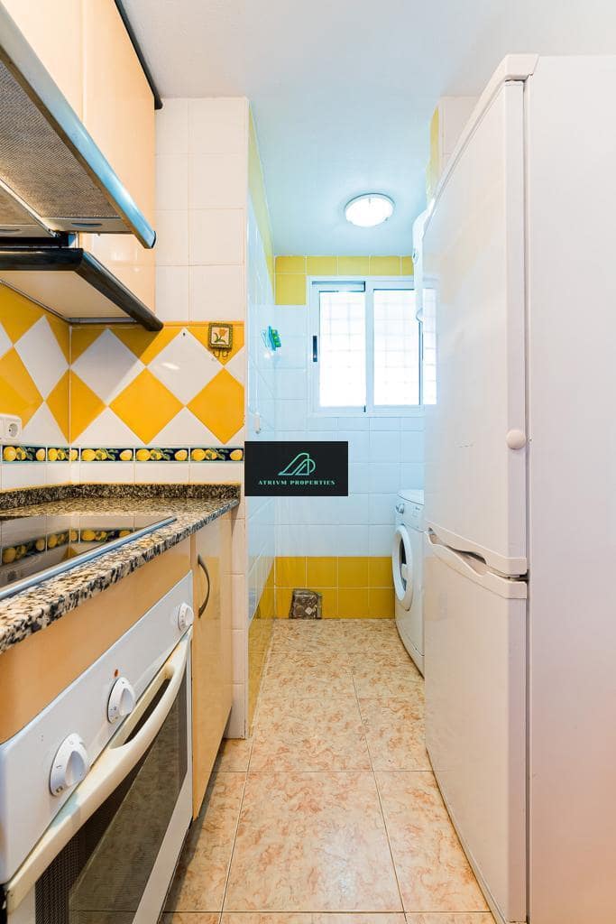 Piso de 2 habitaciones en Torrevieja en alquiler con piscina - 725 € (Ref: 8685122)