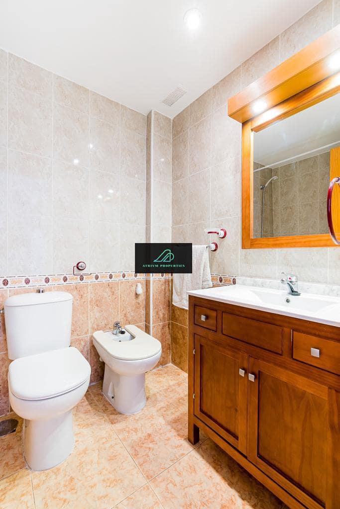 Apartamento de 2 habitaciones en Torrevieja en alquiler con piscina - 725 € (Ref: 8685123)