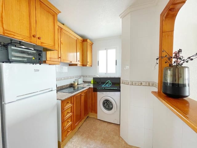 2 bedroom Flat for rent in Torrevieja - € 750 (Ref: 8806892)