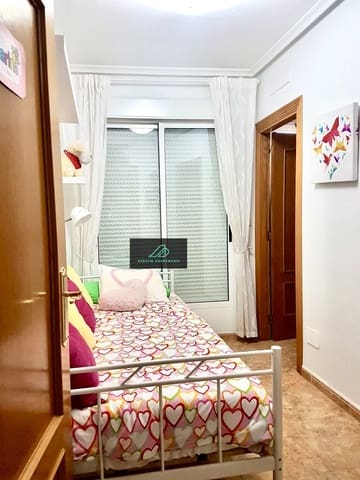 2 soveværelse Lejlighed til leje i Guardamar del Segura - € 750 (Ref: 8814843)