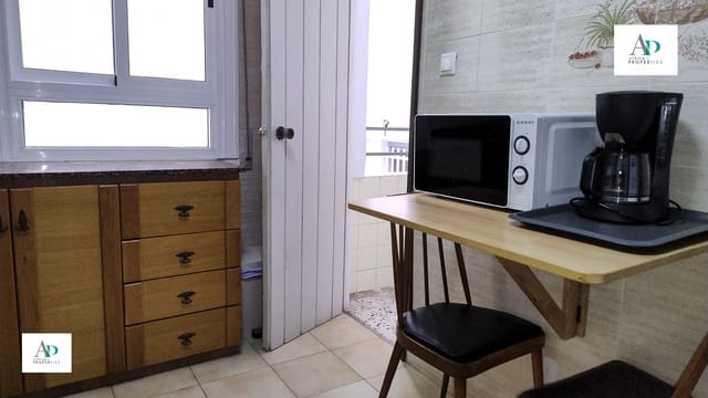 4 bedroom Flat for rent in Santa Pola - € 1,450 (Ref: 8981228)