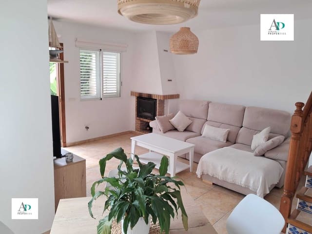 2 soveværelse Villa til leje i Gran Alacant, Santa Pola med swimmingpool - € 1.500 (Ref: 9002317)