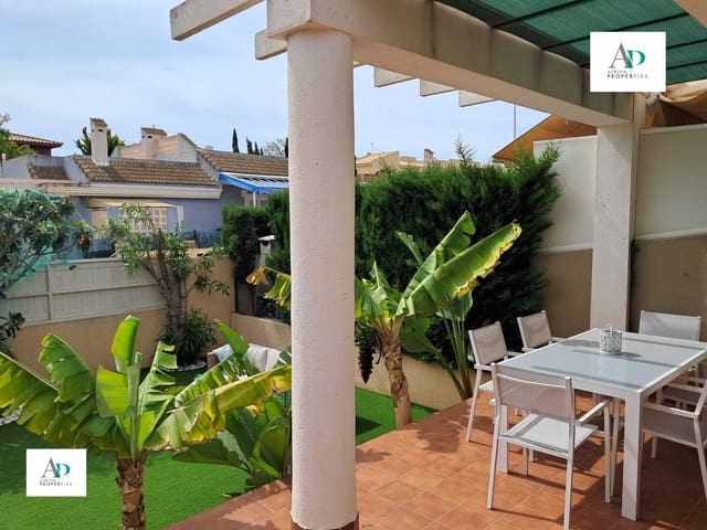2 soveværelse Villa til leje i Gran Alacant, Santa Pola med swimmingpool - € 1.500 (Ref: 9002317)