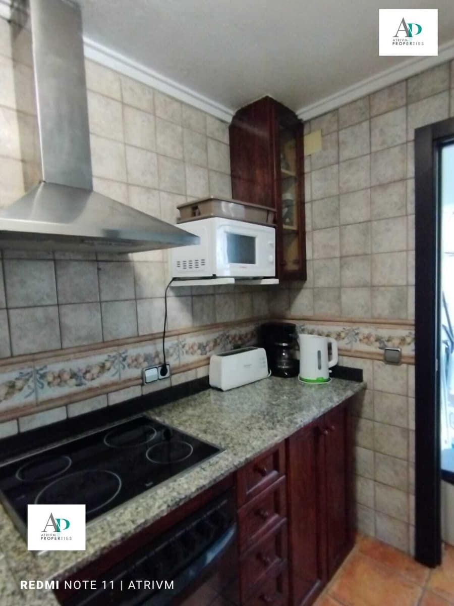 2 slaapkamer Flat te huur in Torrevieja met zwembad - € 700 (Ref: 9003792)