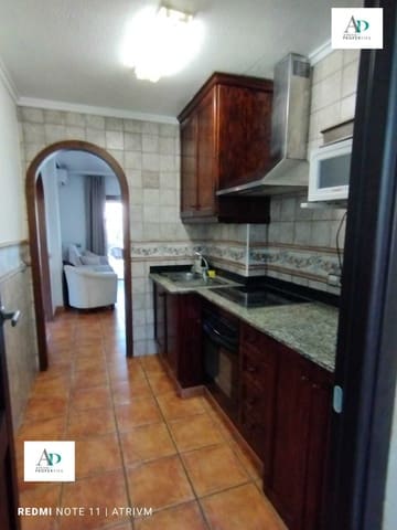 2 slaapkamer Flat te huur in Torrevieja met zwembad - € 700 (Ref: 9003792)