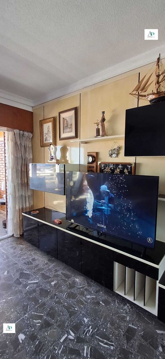 3 bedroom Flat for rent in Torrevieja - € 1,300 (Ref: 9022575)