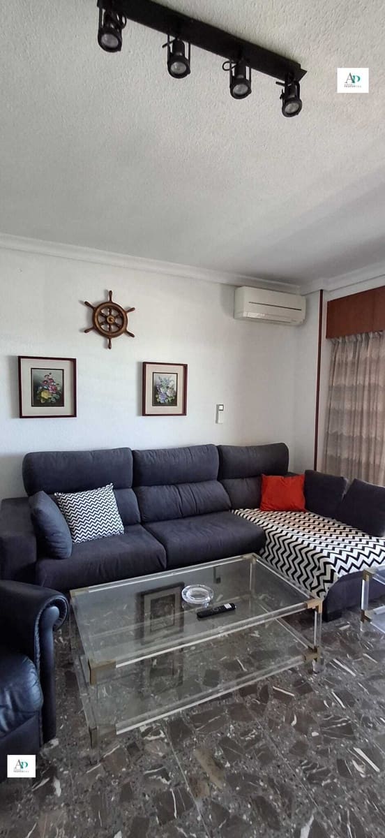 3 bedroom Flat for rent in Torrevieja - € 1,300 (Ref: 9022575)